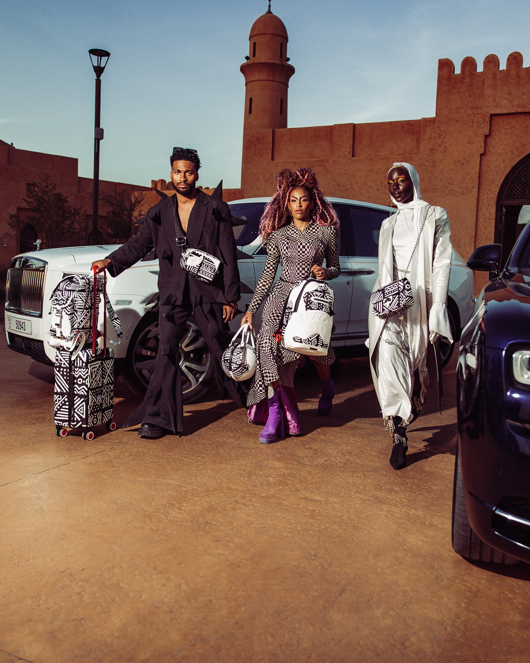 A.I.8 AFRICAN INTELLIGENCE ?C ORIGIN STORY SHARK HANDBAG - Image 12